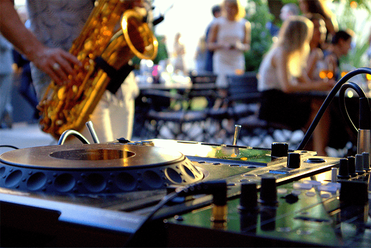 DJ plus sax