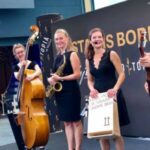 Lady Trio beim Shopping Center My Zeil Auftritt
