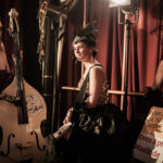 Frauen great gatsby band von Evas Apfel bei der Exploria 20er Jahre Party in Bottrop